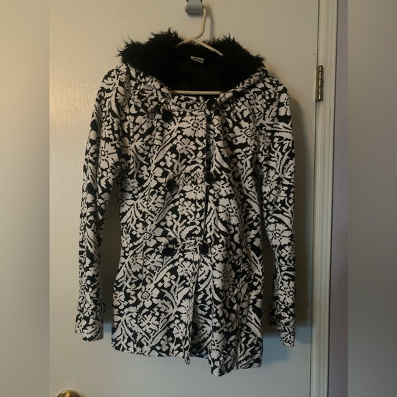 LOST Brand women’s 3/4 length coat with faux fur hood… excellent condition - Picture 2 of 5